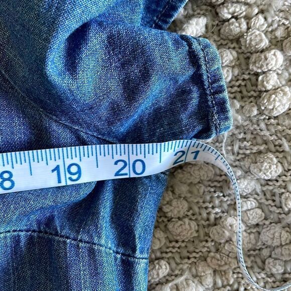 Abercrombie and Fitch Denim Sheath Dress. Size Medium w/embroidered flowers - Picture 8 of 9